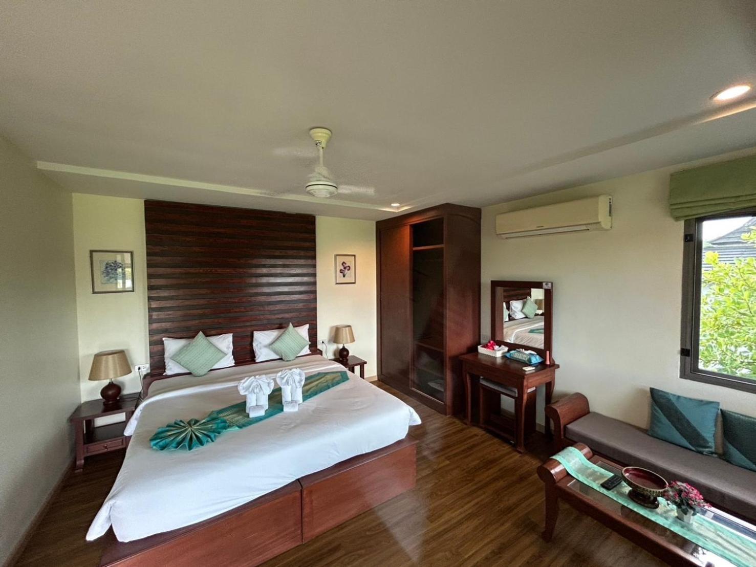 The Hip Resort @ Khao Lak Bang Sak Exterior foto