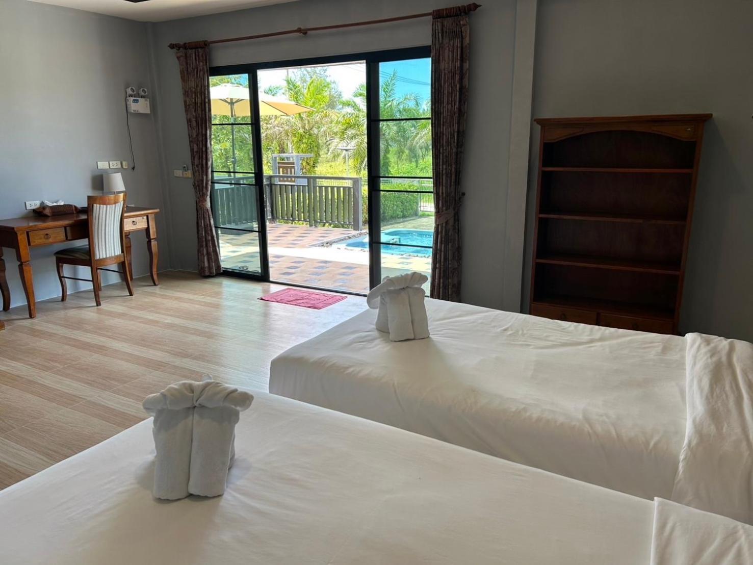 The Hip Resort @ Khao Lak Bang Sak Exterior foto