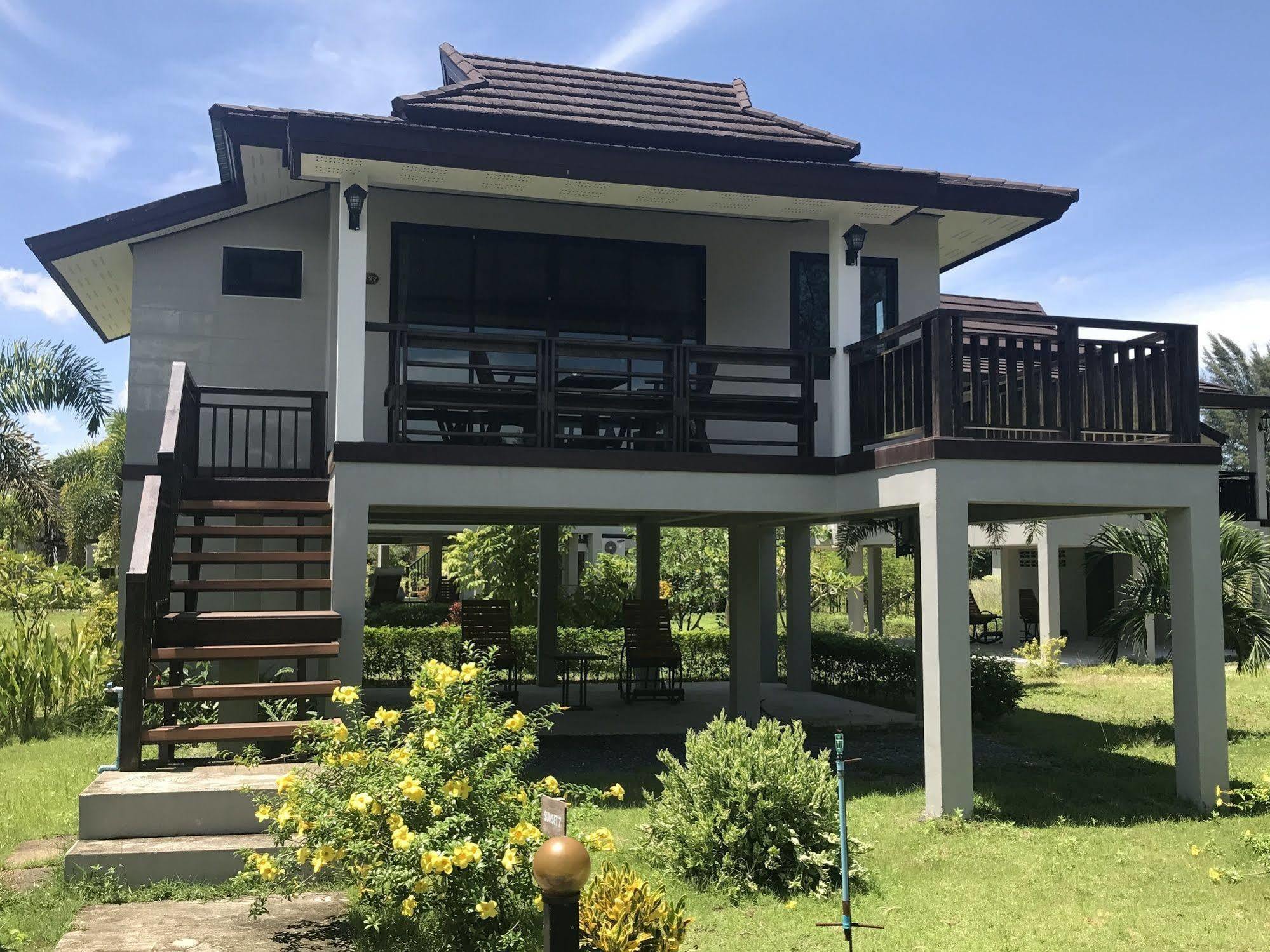 The Hip Resort @ Khao Lak Bang Sak Exterior foto