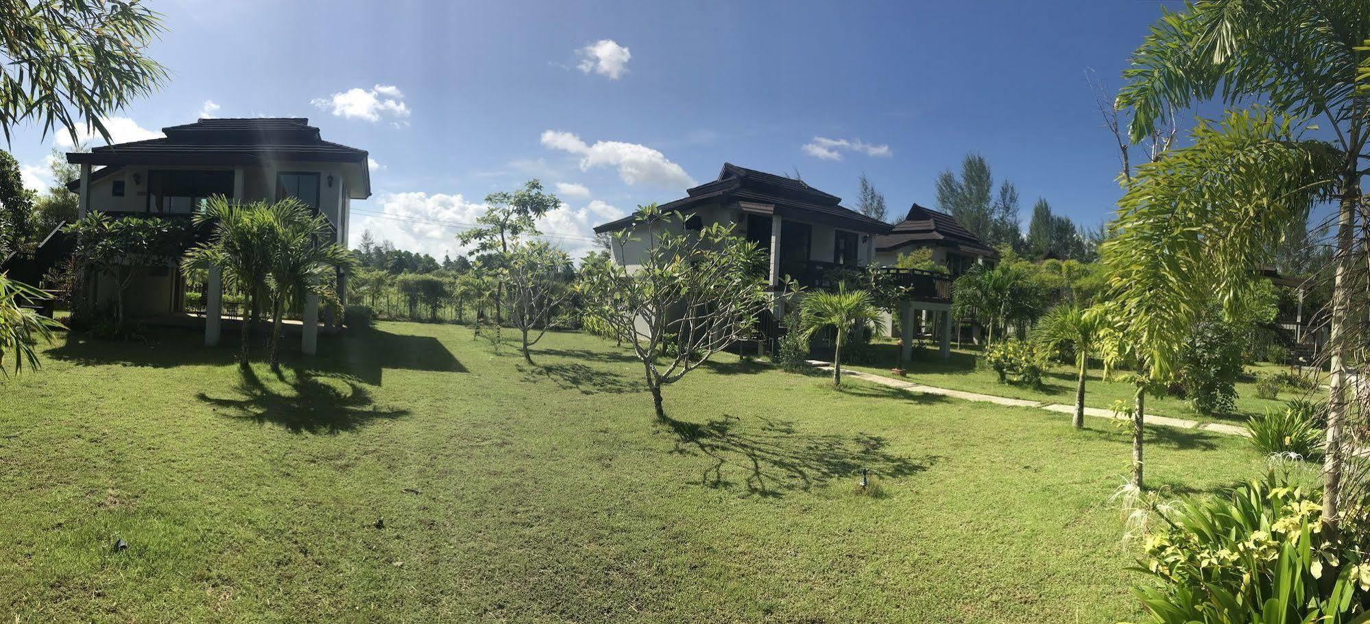 The Hip Resort @ Khao Lak Bang Sak Exterior foto